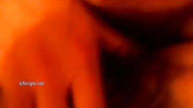 【极品反差婊】极品留学反差婊与男友性爱流出，清纯无美颜，舌吻，吃鸡，艹逼，哇哇大叫！ (4)